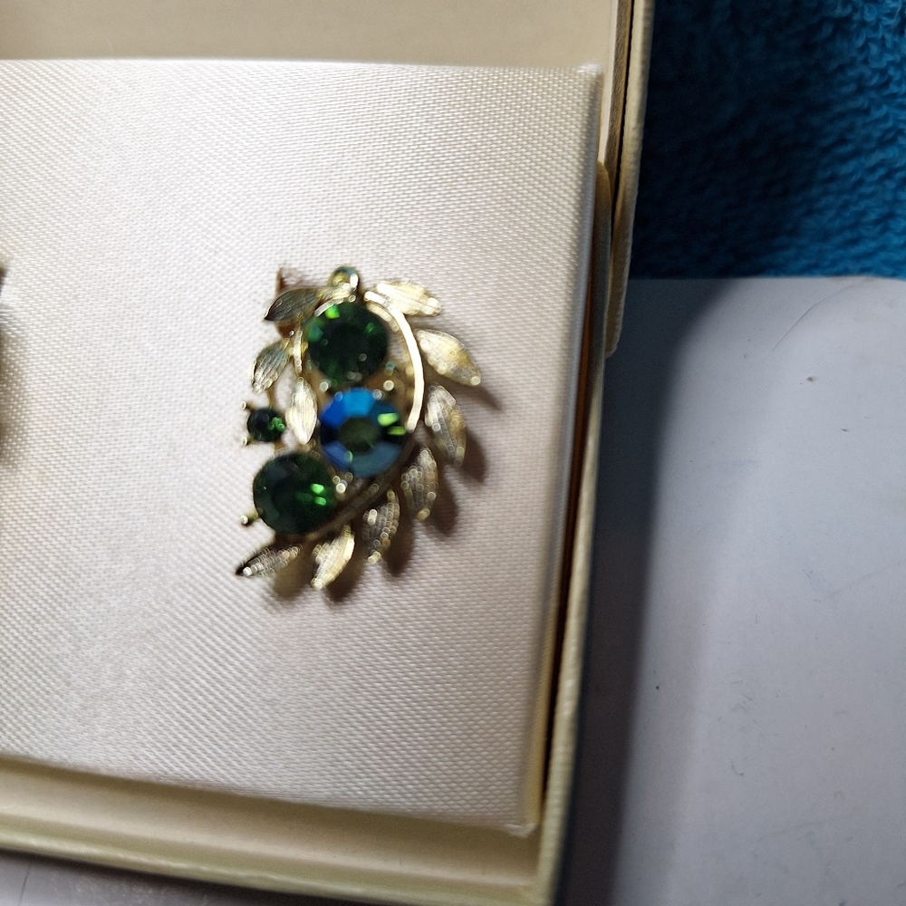 Vintage Lisner Clip On Earrings, Vintage Earrings - Picture 3 of 7
